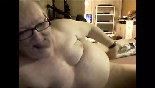 Dede kameraya boşalıyor