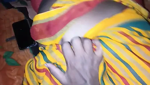 Bihari Desi Bhabhi Chodwati Hai Apne Chote Dewar Ka Body Dekhke (hindi Audio)
