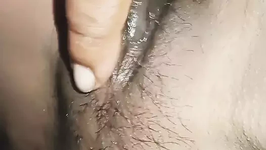 Soti hoi bhabhi ko cuchi daba ke pela part 3