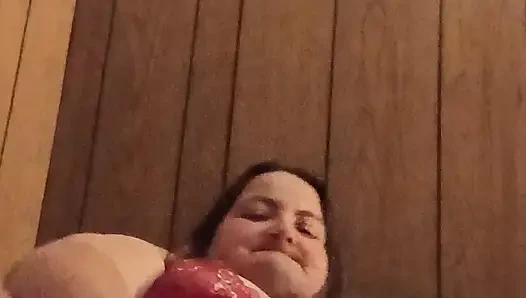 Erkek arkadaşımın büyük yarağını özledim, bu yüzden kendimle eğlenin