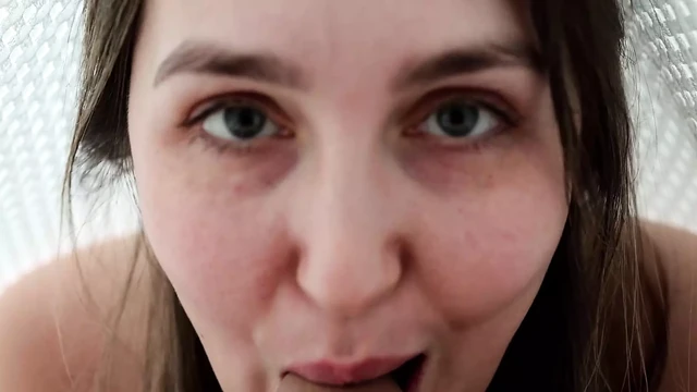 Üvey anne üvey oğlunu tatlı bir saksoyla uyandırdı