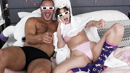 Tiny4k seksi pijama partisi minyon melanie marie ile sikişiyor