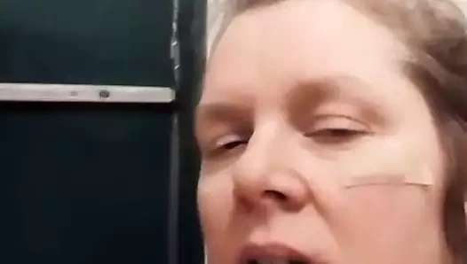 Kirli konuşma sürtük sulu. kedi