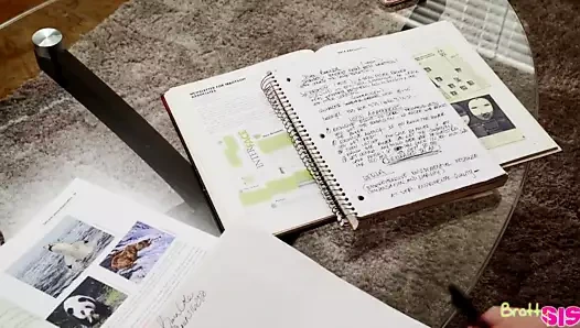 Kiara kardeş footjob