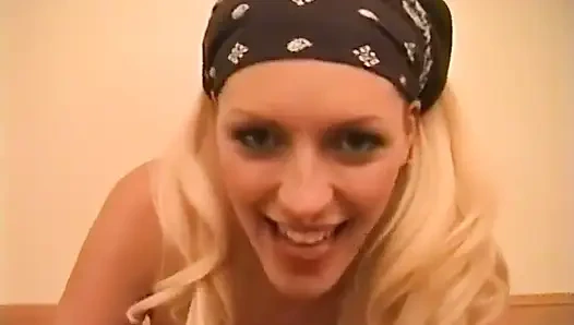 Topanga burnuna boşaltıyor