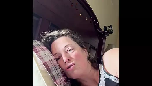 Derleme Bonemaiden, ateşli evli kadın filme alıyor ve anlatıyor ve daha fazlasını yapıyor