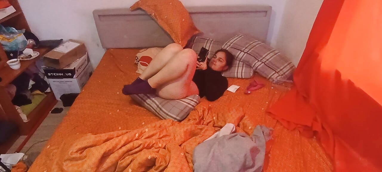 Üvey Babam İçime Bırakmak İçin Beni Ücretsiz Kullanıyor
