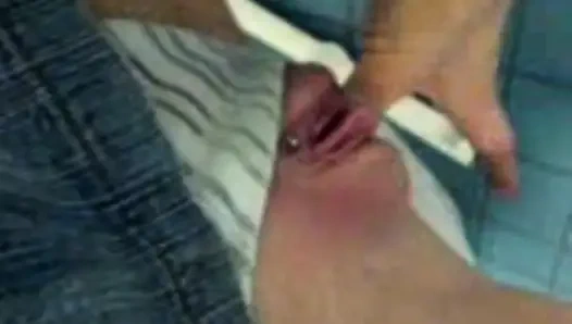 Mola sırasında yeni oyuncağı hızlı bir şekilde test etti