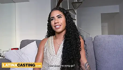 Bu büyük götlü latin Miami'yi hayal ediyor... Kovboy kız büyük zenci yarağıma binerken bunu kazandı - latin oyuncu seçmeleri