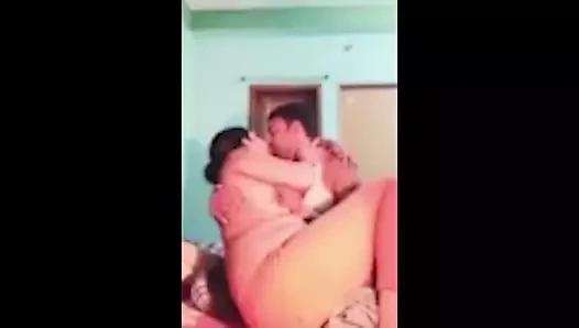 devar ne bhabhi ko khub pela -2