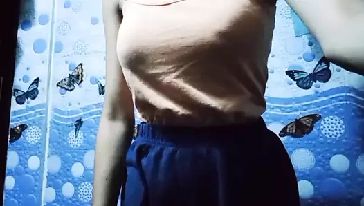 Hintli kız dönem ve bekaret hakkında konuşuyor