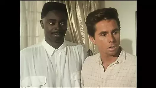 Kıllı amcıklı güzel klasik seksi orta yaşlı seksi kadın üç canavar siyah yarakla götten ve amından sikiliyor ağzına boşalıyor