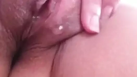 mi amiga mojada encima de mi