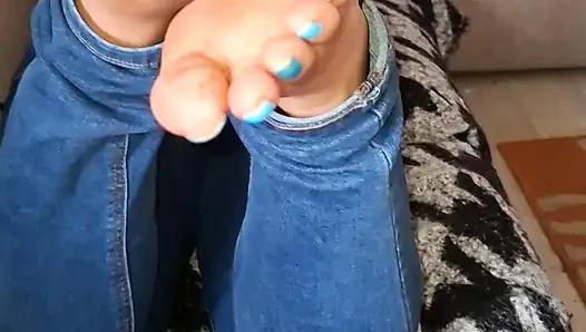 Kötü kokan ve kirli ayaklarım önünde görmezden gelinmek zorunda kalın