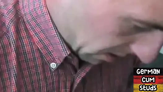 Alman açgözlü kalçalar sikiliyor ve ev yapımı üçlü grup sekste boşalıyor