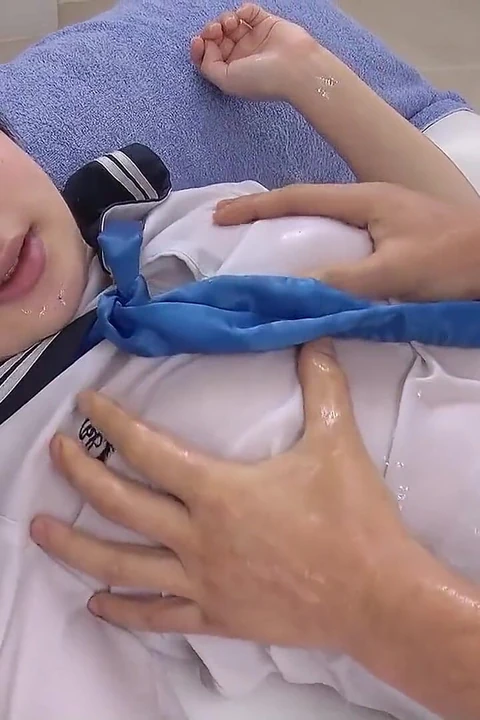 Без цензуры, японский массаж-нуру, секс с кримпаем с миниатюрной тинкой косплей 18 лет, по словам клиента