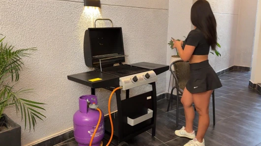 Büyük götlü azgın Kolombiyalı sert sikilene kadar becerikli adamı azdırıyor Danyel Mast, Lorena Doll