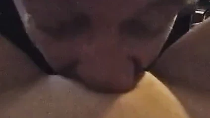 Kocam beni onurlandırmak için kafa veriyor