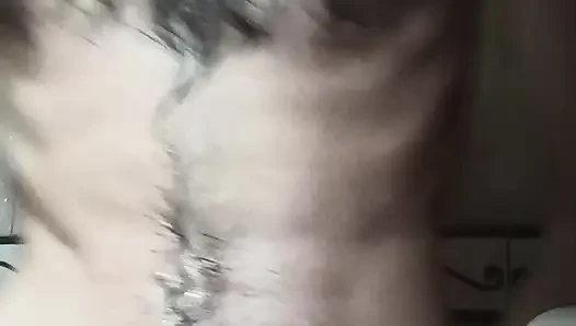 Duşta Bir Öğleden Sonra
