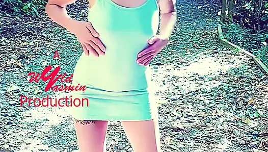 Ateşli wyld yasmin muhteşem teşhirci herkesin içinde her zaman amını ve götünü teşhir etmeyi seviyor