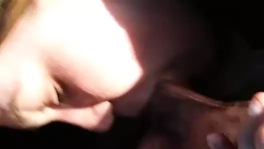 Beyaz kız Meksikalıya sakso çekiyor