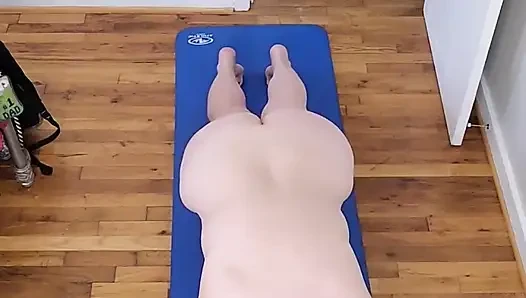 Ateşli orta yaşlı seksi iri güzel kadın çıplak yoga yapıyor!