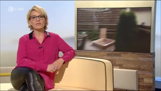 Andrea ballschuh deri pantolon giyiyor