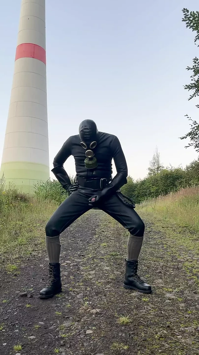 Ormanda tam lastik mastürbasyon