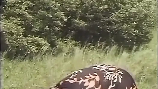 Olgun çift 69 pozisyonunda amcık yalıyor (tam orijinal film)