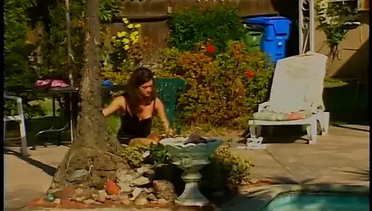 Klasik lezbiyenler amcık yalama dildo yüzme havuzuna giriyor