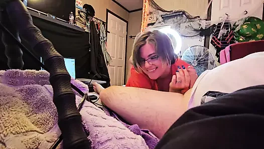 Boğazıma boşalana kadar bana yarağını besliyor