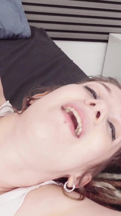 Üvey Kız Kardeşim Benimle Sikişmek İstiyor Ve Siyah Arkadaşım Bir Orospu - Eva Fay