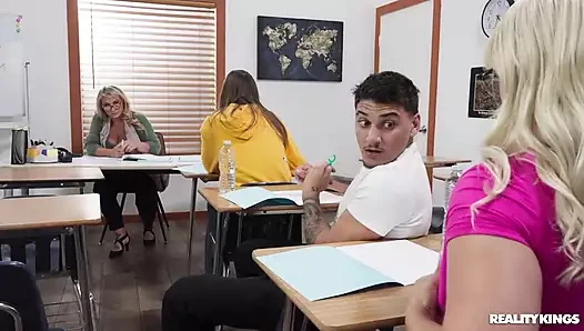 Sınav gününde sikişiyor reality kings