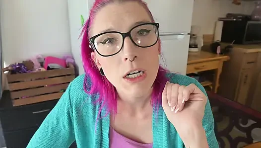 Üvey anne aşağılığı buluyor