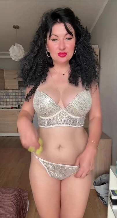 Eğilimleri tekrarlamaya karar verdim - abone olarak beni destekleyin! 💋