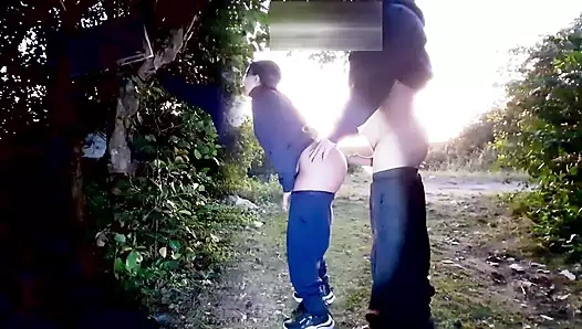 Yaz geliyor ve sahilde sikişmeyi dört gözle bekliyoruz