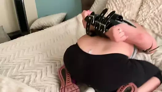 Eller bağlı orgazm inkar