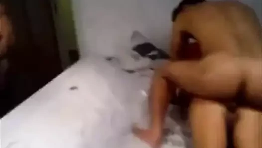 SAFADA FODENDO COM DOIS