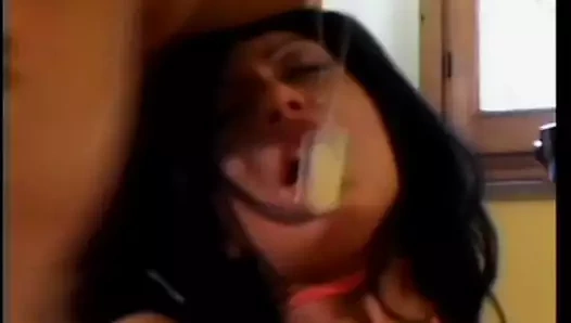 esmer bebeğim sağlar sıcak dostum parmak ve yemek onu KEDİ