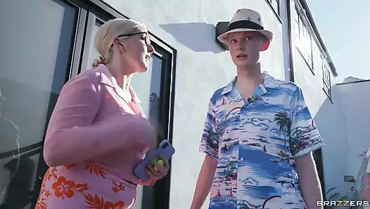 Mahalleli erkek delisi Marica Hase'i izliyor, Christie Stevens Brazzers