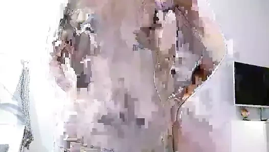 Rihannarossy'nin sıcak çıplak göğüsleri, eşek ve kedi gösterisi