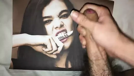 Hailee Steinstein boşalma anısına 4