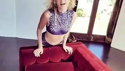 Elsa hosk seksi sürtük azdırıyor