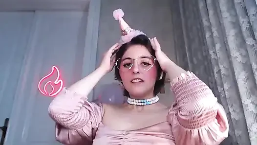 Göt deliğini gösteriyor - seksi doğum günü akışı - tam gösteri - bölüm 2