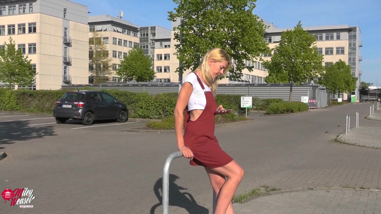 Work colleague assfucked in the parking lot