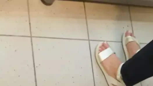 Olgun milf ayaklar ve seksi ayak beyaz faceshot 2019