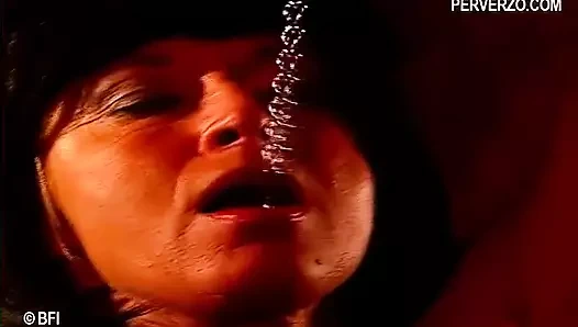 Edepsiz bayanlarla gerçek sm seansı