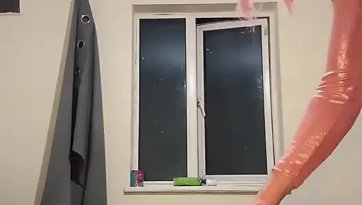 Jess Silk dildoya biniyor