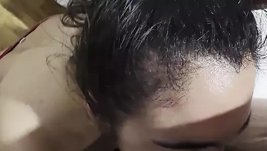 Beni götümden ve ağzımdan sert sikiyor