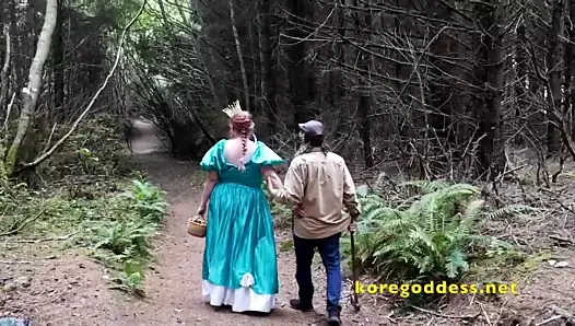 Muazzam göğüsler prenses harika bir kafa veriyor